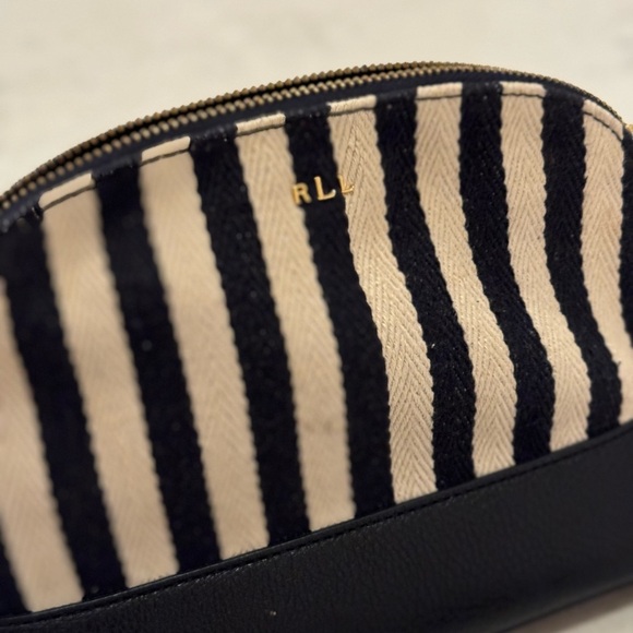 Ralph Lauren cream and navy shoulder bag with adjustable leather strap - Picture 12 of 16